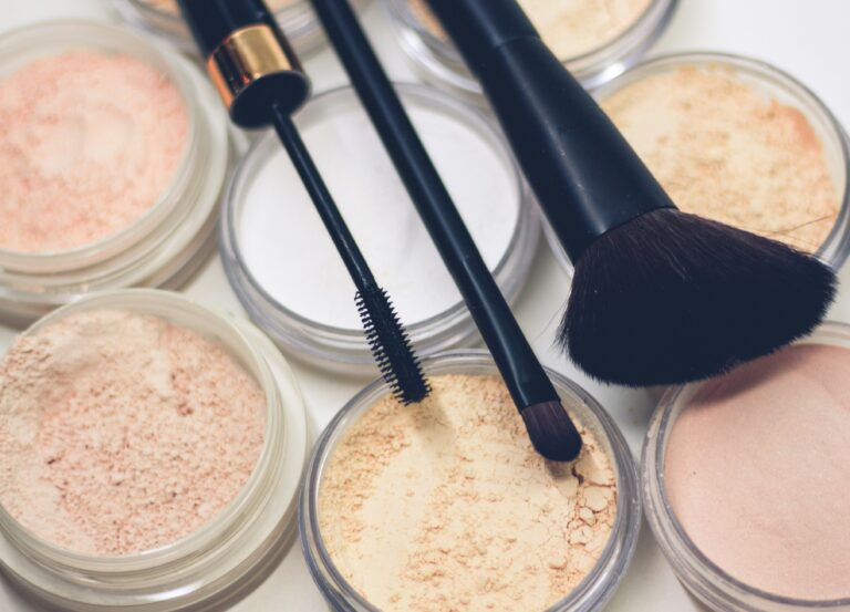 make up powders and brushes