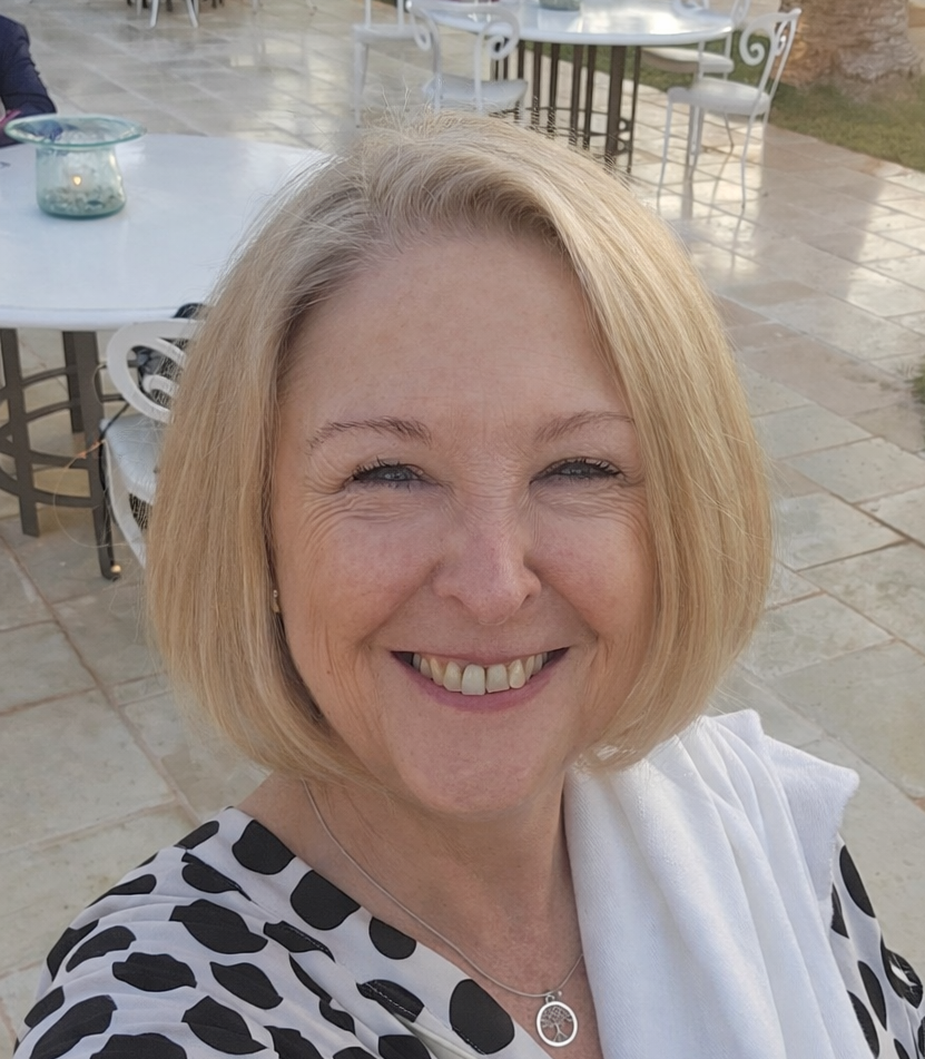 Laura J Billingham